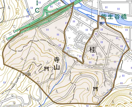 大字寺山とその周辺の地図。町の範囲を重ねている