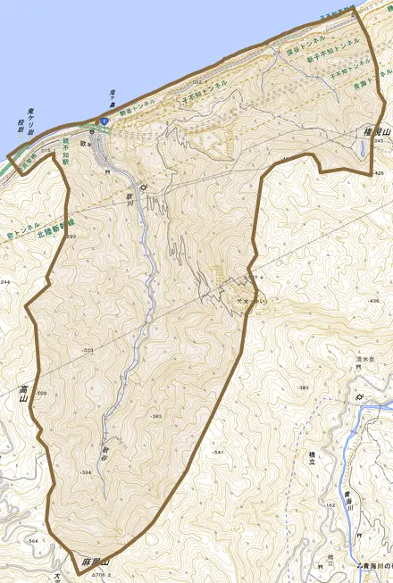 大字歌とその周辺の地図。町の範囲を重ねている