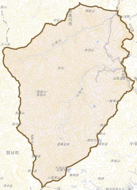 大字山之坊とその周辺の地図。町の範囲を重ねている