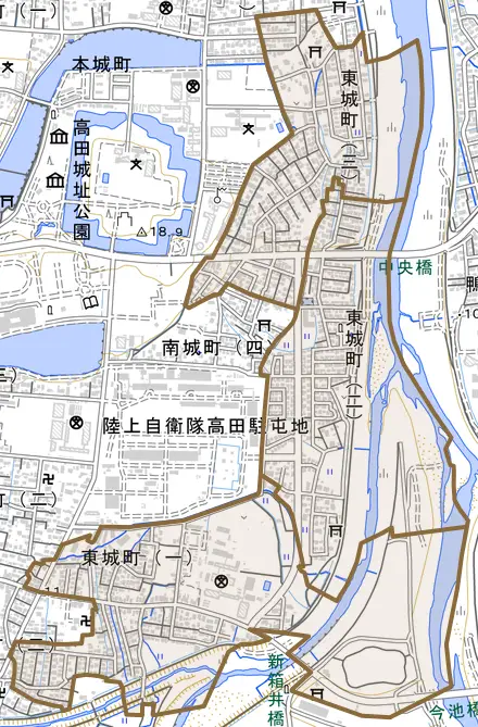 東城町とその周辺の地図。町の範囲を重ねている