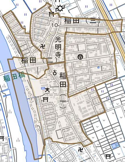 稲田とその周辺の地図。町の範囲を重ねている