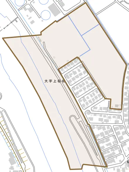 大字上稲田とその周辺の地図。町の範囲を重ねている