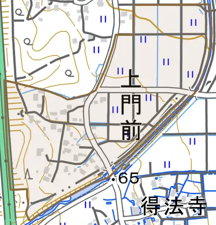 大字上門前とその周辺の地図。町の範囲を重ねている