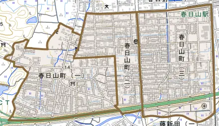 春日山町とその周辺の地図。町の範囲を重ねている