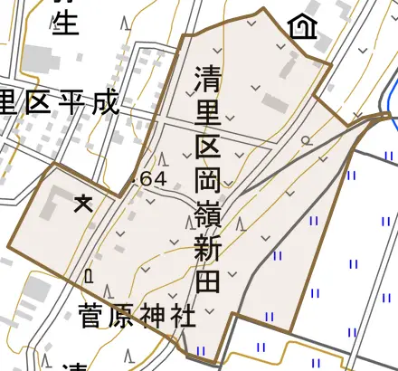 清里区岡嶺新田とその周辺の地図。町の範囲を重ねている