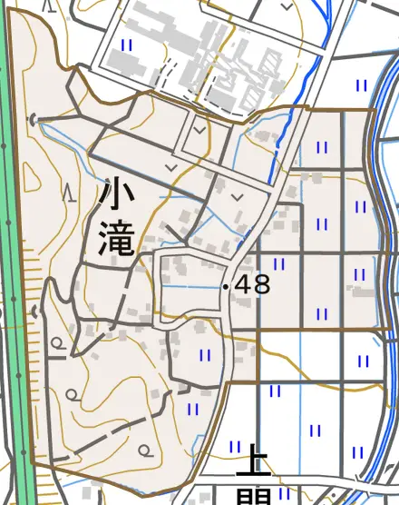 大字小滝とその周辺の地図。町の範囲を重ねている