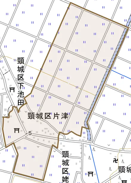 頸城区片津とその周辺の地図。町の範囲を重ねている