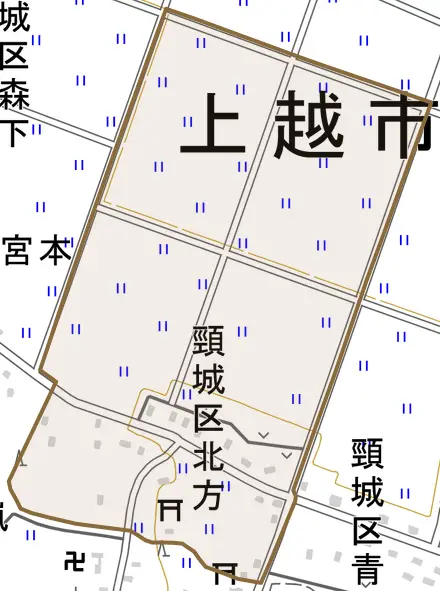 頸城区北方とその周辺の地図。町の範囲を重ねている