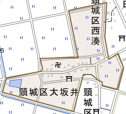 頸城区大坂井とその周辺の地図。町の範囲を重ねている