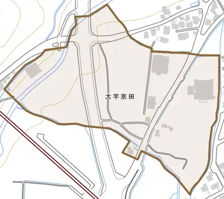 大字京田とその周辺の地図。町の範囲を重ねている