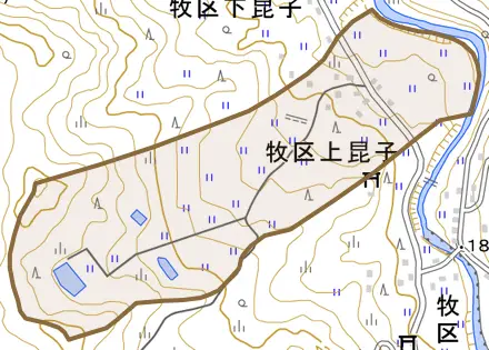 牧区上昆子とその周辺の地図。町の範囲を重ねている