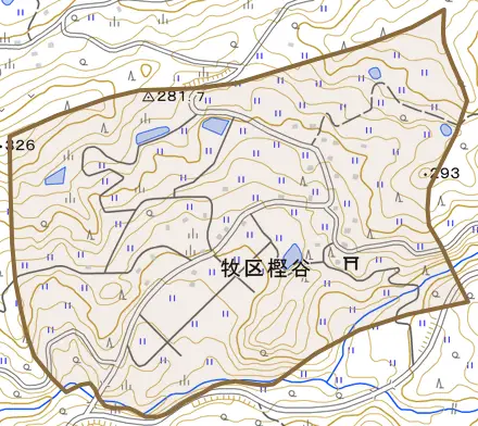 牧区樫谷とその周辺の地図。町の範囲を重ねている
