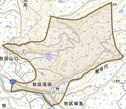 牧区落田とその周辺の地図。町の範囲を重ねている