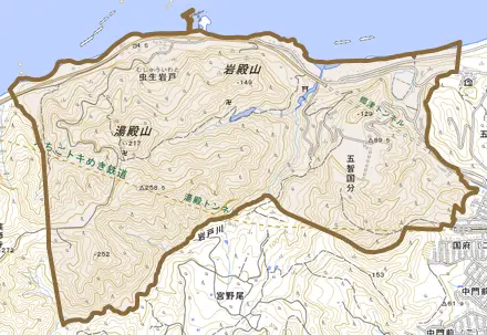 大字虫生岩戸とその周辺の地図。町の範囲を重ねている