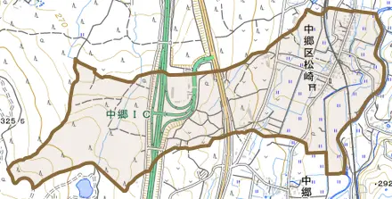 中郷区松崎とその周辺の地図。町の範囲を重ねている