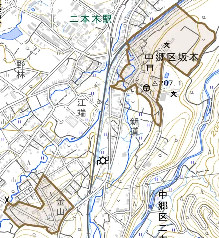 中郷区坂本とその周辺の地図。町の範囲を重ねている