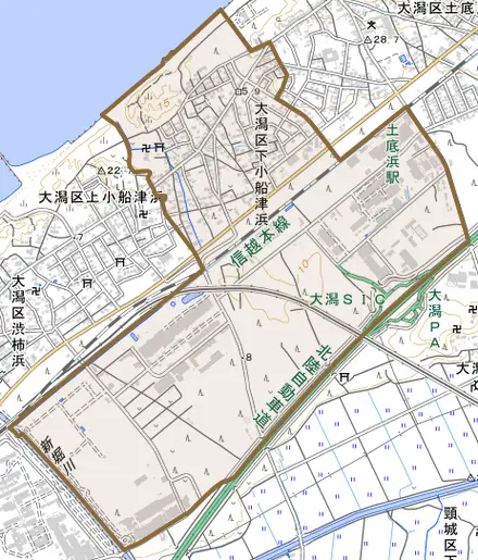 大潟区下小船津浜とその周辺の地図。町の範囲を重ねている