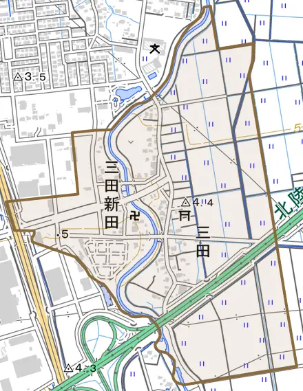 大字三田とその周辺の地図。町の範囲を重ねている