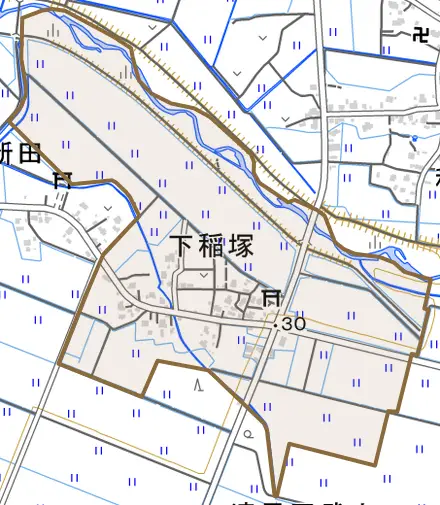 大字下稲塚とその周辺の地図。町の範囲を重ねている