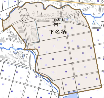 大字下名柄とその周辺の地図。町の範囲を重ねている