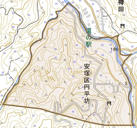 安塚区円平坊とその周辺の地図。町の範囲を重ねている