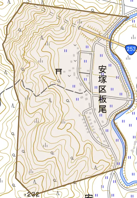 安塚区板尾とその周辺の地図。町の範囲を重ねている
