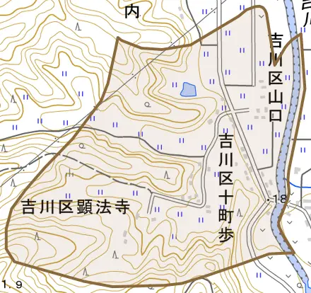 吉川区顕法寺とその周辺の地図。町の範囲を重ねている