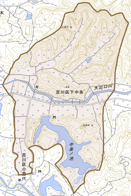 吉川区下中条とその周辺の地図。町の範囲を重ねている