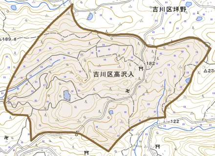 吉川区高沢入とその周辺の地図。町の範囲を重ねている
