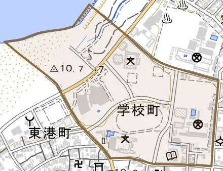 学校町とその周辺の地図。町の範囲を重ねている