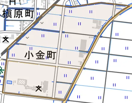 小金町とその周辺の地図。町の範囲を重ねている