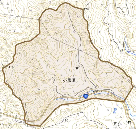 大字小黒須とその周辺の地図。町の範囲を重ねている