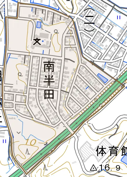南半田とその周辺の地図。町の範囲を重ねている