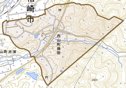 西山町藤掛とその周辺の地図。町の範囲を重ねている