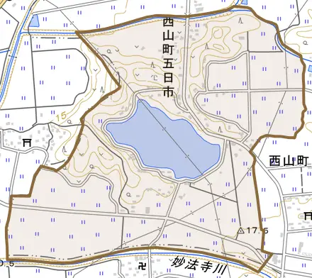西山町五日市とその周辺の地図。町の範囲を重ねている
