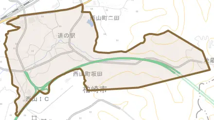西山町坂田とその周辺の地図。町の範囲を重ねている