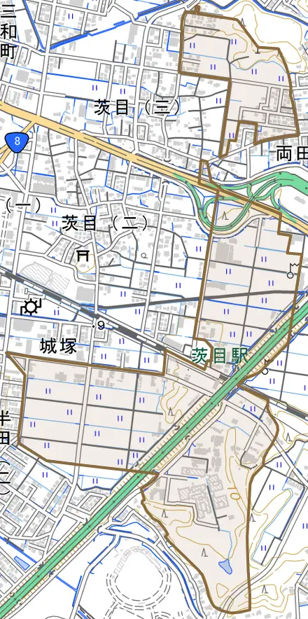 大字茨目とその周辺の地図。町の範囲を重ねている