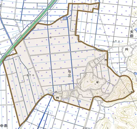 大字与三とその周辺の地図。町の範囲を重ねている