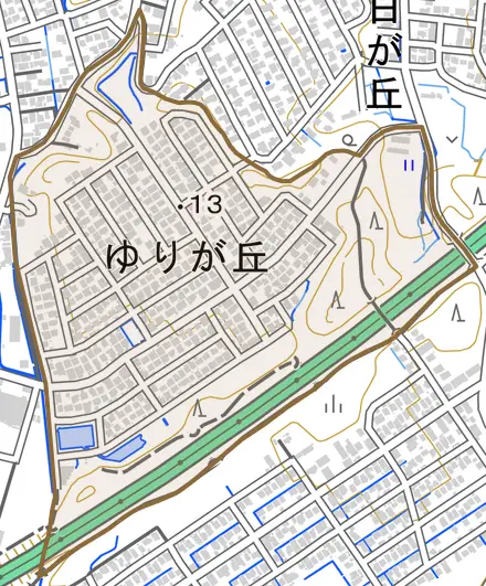 ゆりが丘とその周辺の地図。町の範囲を重ねている