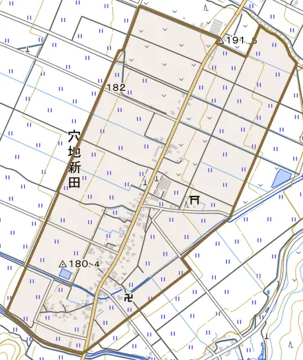 穴地新田とその周辺の地図。町の範囲を重ねている