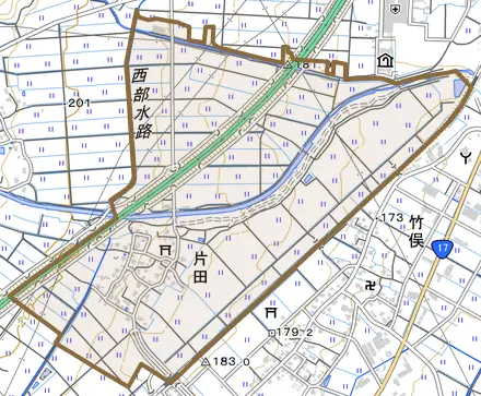 片田とその周辺の地図。町の範囲を重ねている