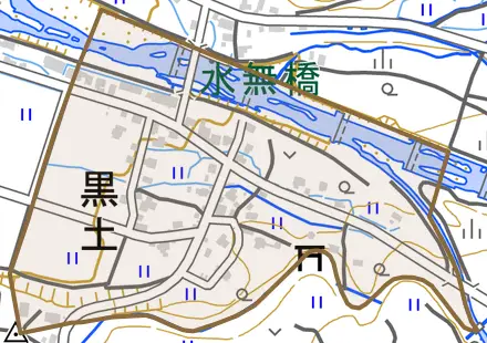 黒土とその周辺の地図。町の範囲を重ねている