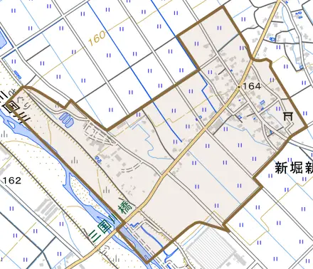 新堀新田とその周辺の地図。町の範囲を重ねている