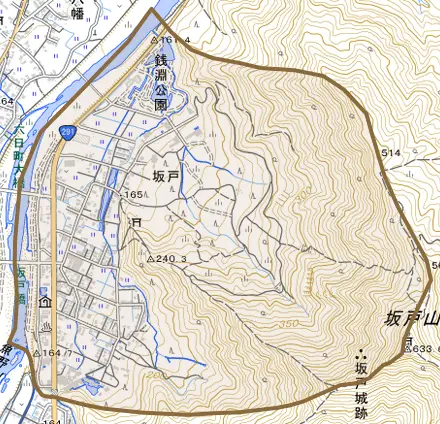 坂戸とその周辺の地図。町の範囲を重ねている