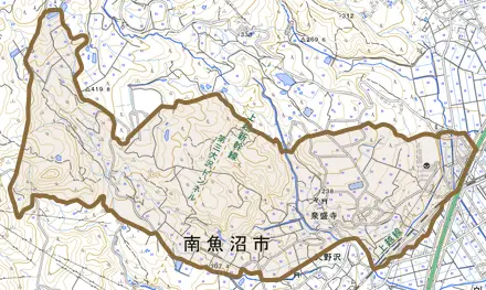 泉盛寺とその周辺の地図。町の範囲を重ねている