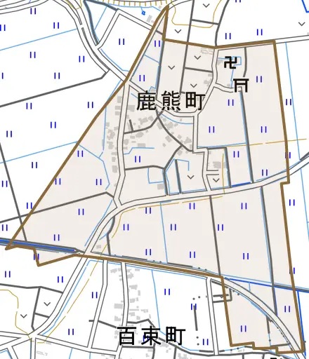 鹿熊町とその周辺の地図。町の範囲を重ねている