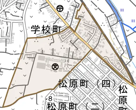 学校町とその周辺の地図。町の範囲を重ねている