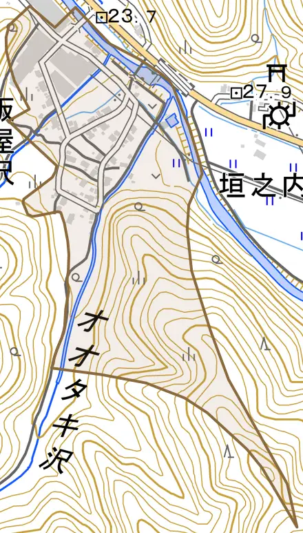 板屋沢とその周辺の地図。町の範囲を重ねている