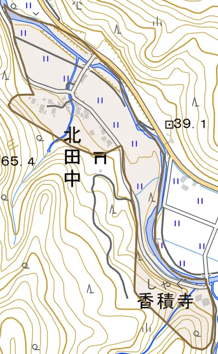 北田中とその周辺の地図。町の範囲を重ねている