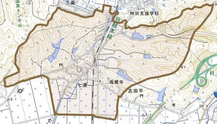七湊とその周辺の地図。町の範囲を重ねている